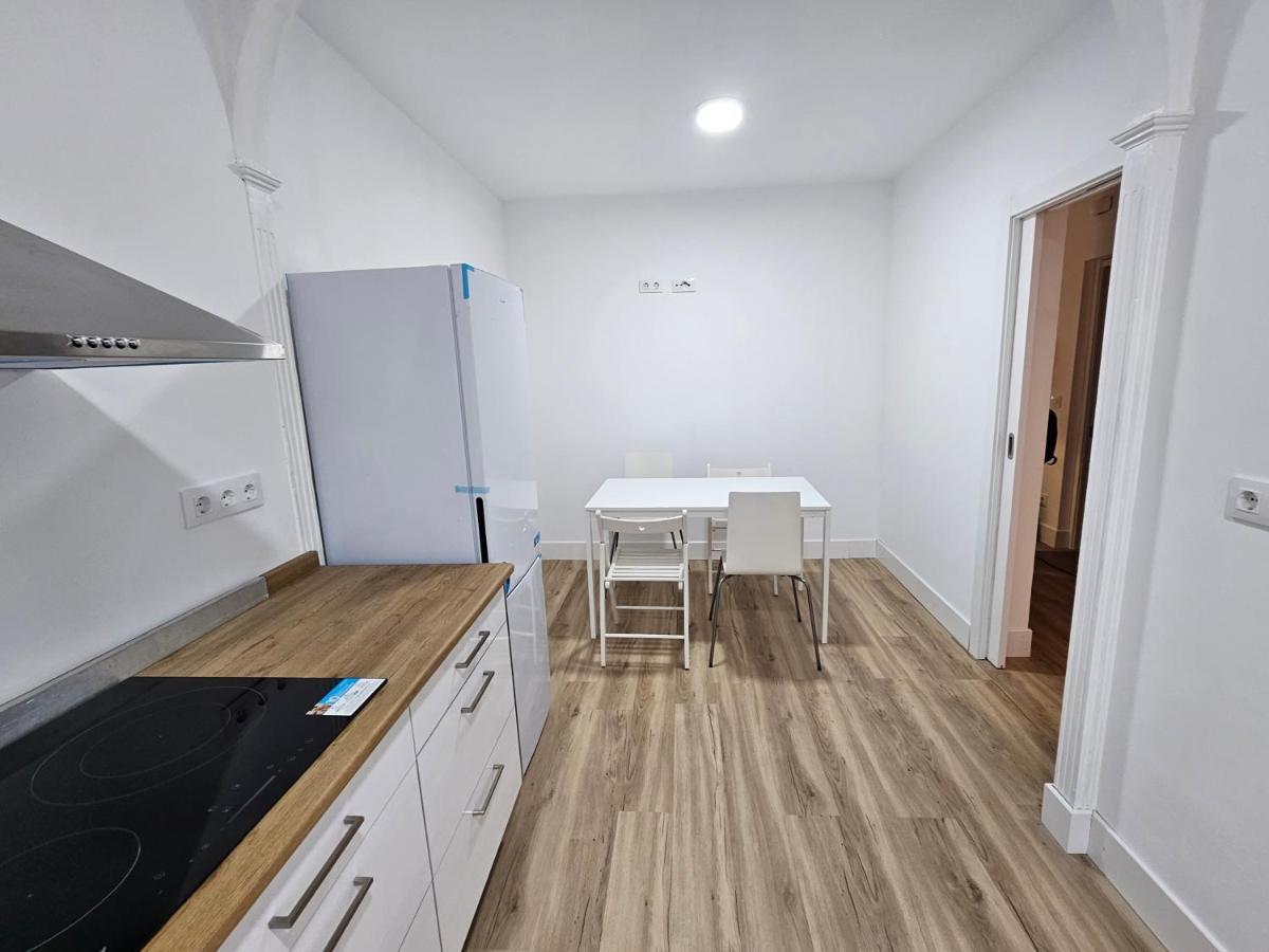 Apartamentos En El Centro - Plaza De Amboage - Wifi Ferrol Exterior foto